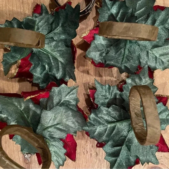 NWOT bundle of napkin holders-festive and everyday-wired & floral poinsettias - Picture 2 of 4